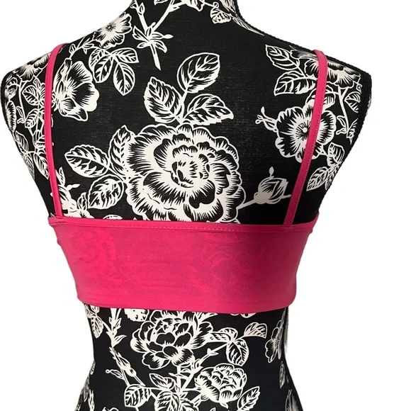 Shein fushia women’s top size S NWOT - Picture 4 of 7